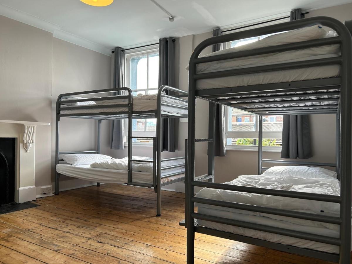Cricketers Hostel London Exterior photo